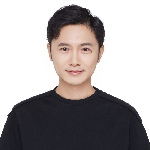 <font size=4>小红书（RED）<br>Head of Japan & Korea and Overseas Niche BrandsBeauty and Wellness Sector, Commercial Department<br>李哲威（り てつい）氏</font>